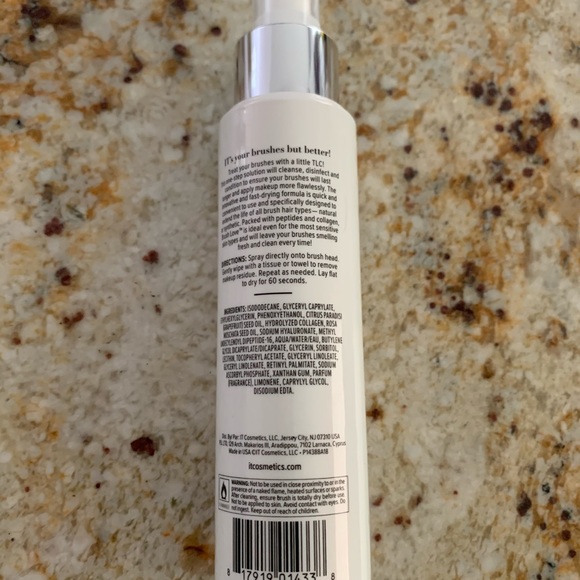 It cosmetics brush love - Picture 2 of 2